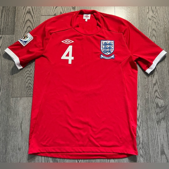 England Away Football Jersey Shirt World Cup 2010 Umbro GERRARD #4 M/L - Picture 2 of 8
